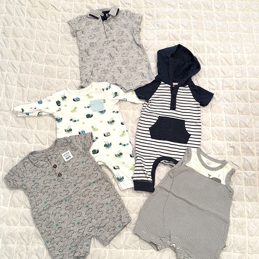 5 rompers 0-3 months